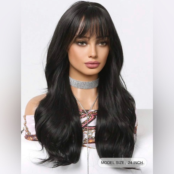 Natural black, synthetic 24 inch wig - Picture 3 of 9